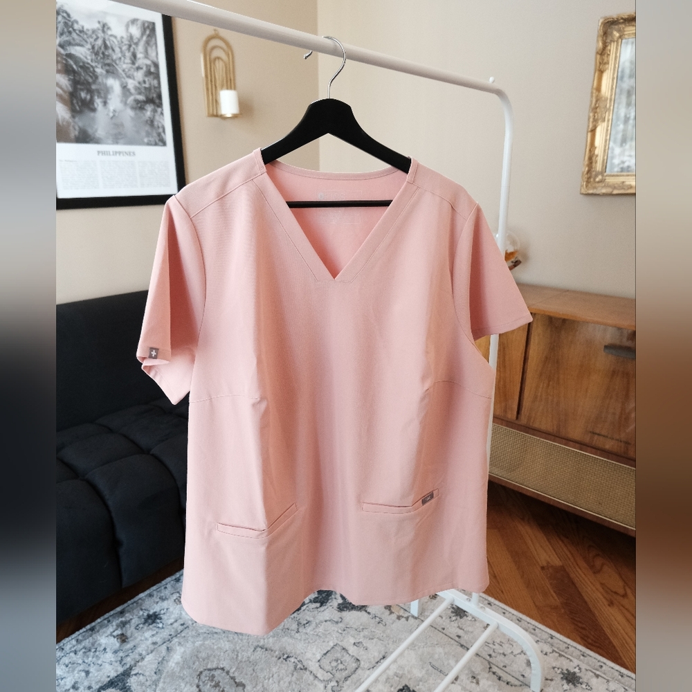 Figs Limited Edition Pink Sand V-Neck Scrub Top **NEW WITH TAGS**